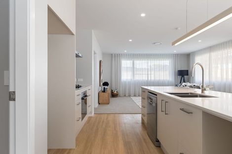 Photo of property in 44 Solitude Crescent, Kelvin Grove, 4470