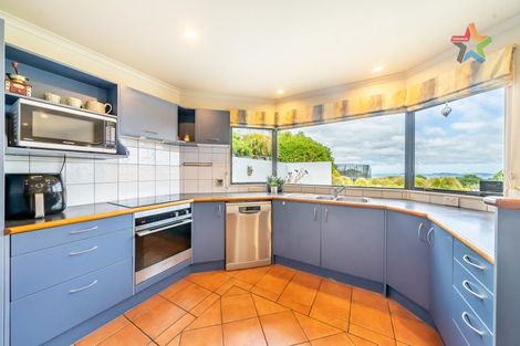 Photo of property in 9 Oceanview Terrace, Tirohanga, Lower Hutt, 5010