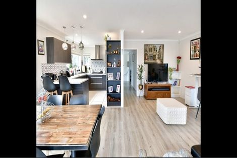 Photo of property in 780 East Coast Road, Oteha, Auckland, 0630