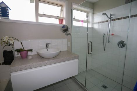 Photo of property in 102c Isleworth Road, Bishopdale, Christchurch, 8053