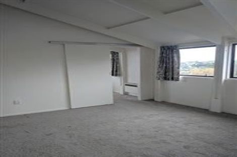Photo of property in 2/30 Glen Vista Place, Bayview, Auckland, 0629