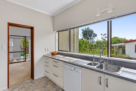 Photo of property in 51 Ngaio Road, Waikanae, 5036