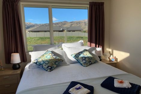 Photo of property in 3 De Bettencor Place, Mount Pisa, Cromwell, 9383