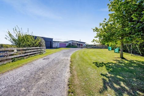 Photo of property in 5674 Mountain Road, Normanby, Hawera, 4673