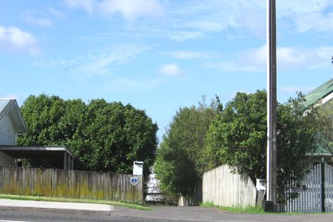 Photo of property in 1/39 Hobsonville Road, West Harbour, Auckland, 0618