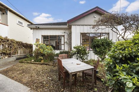 Photo of property in 192 Melbourne Road, Island Bay, Wellington, 6023