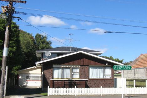 Photo of property in 2/77 Martin Street, Wallaceville, Upper Hutt, 5018