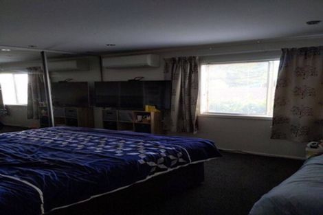 Photo of property in 6 Longwood Place, Forrest Hill, Auckland, 0620