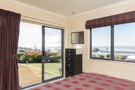 Photo of property in 3 Kinder Street, Acacia Bay, Taupo, 3330