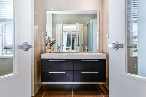 Photo of property in 10 Sinead Court, Grandview Heights, Hamilton, 3200