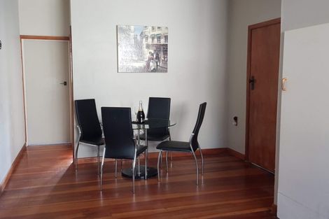 Photo of property in 35 Oxford Street, Fairfield, Hamilton, 3214