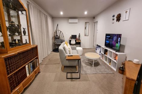 Photo of property in 309 Great North Road, Henderson, Auckland, 0612