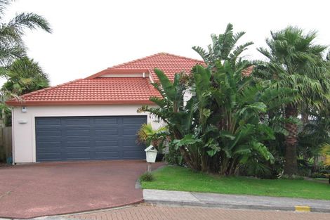 Photo of property in 15 San Fernando Way, Henderson, Auckland, 0612