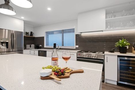 Photo of property in 84 Pakanga Grove, Pyes Pa, Tauranga, 3112