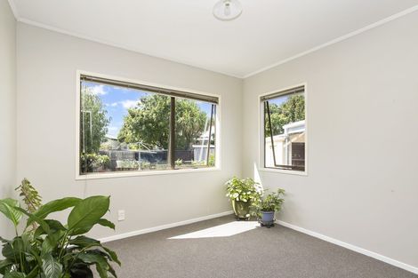Photo of property in 8 Le Havre Place, Takanini, 2112