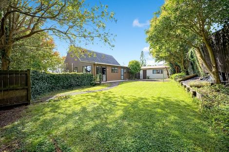 Photo of property in 2 Raelene Place, Massey, Auckland, 0614