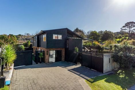 Photo of property in 1/1 Mayfair Crescent, Mairangi Bay, Auckland, 0630