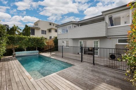 Photo of property in 2/14 Pine Ridge Terrace, Hauraki, Auckland, 0622