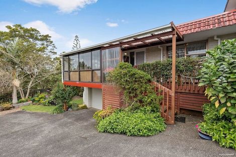 Photo of property in 2/52 Manuka Road, Glenfield, Auckland, 0629