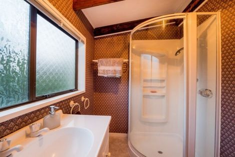 Photo of property in 30 Porterfield Street, Macandrew Bay, Dunedin, 9014