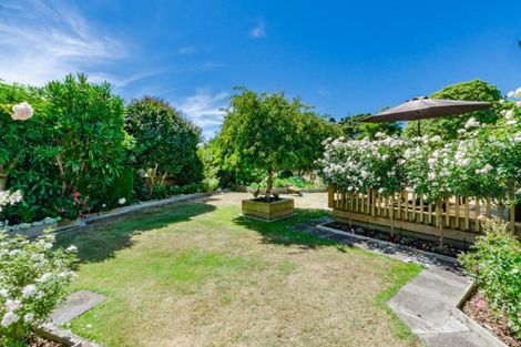 Photo of property in 21 Nugget Grove, Raumati Beach, Paraparaumu, 5032