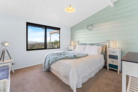 Photo of property in 84 Brick Bay Drive, Sandspit, Warkworth, 0982