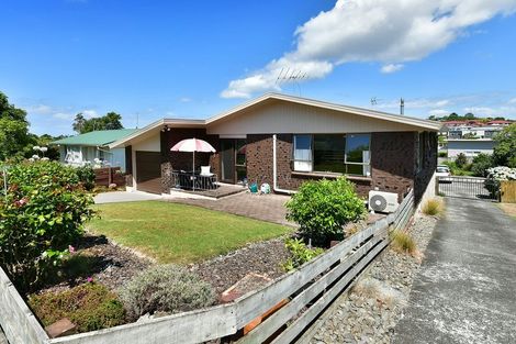 Photo of property in 13a Albatross Road, Red Beach, 0932