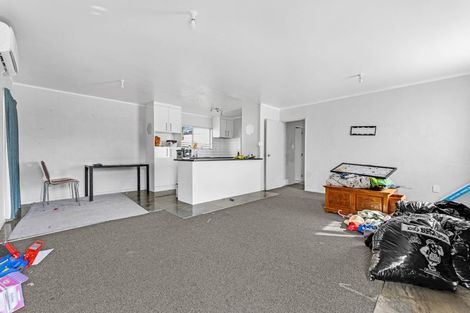 Photo of property in 2/6 Trounson Avenue, Clendon Park, Auckland, 2103