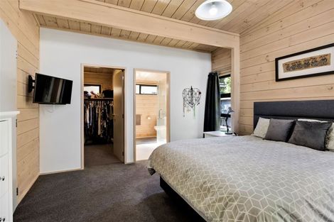 Photo of property in 11 Highfield Place, Highlands Park, New Plymouth, 4312