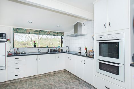 Photo of property in 52 Saddler Road, Muriwai, Gisborne, 4072