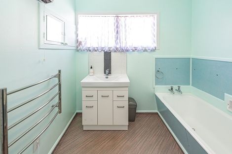 Photo of property in 18 Murch Place, Tawhero, Whanganui, 4500