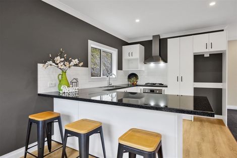 Photo of property in 23b Heta Road, Highlands Park, New Plymouth, 4312