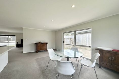 Photo of property in 6 Cory Jane Grove, Riverstone Terraces, Upper Hutt, 5018