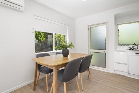 Photo of property in 18 Ian Marwick Place, Birkenhead, Auckland, 0626