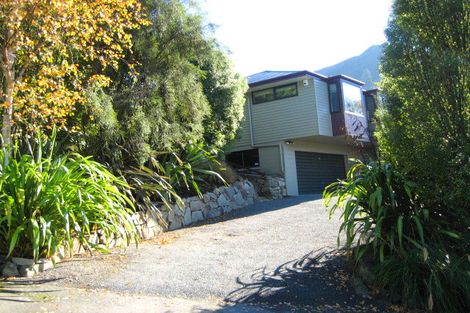 Photo of property in 4 Hay's Rise, Governors Bay, Lyttelton, 8971