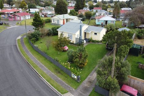 Photo of property in 2 Ettrick Place, Tokoroa, 3420