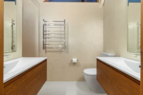 Photo of property in 8 View Road, Campbells Bay, Auckland, 0630