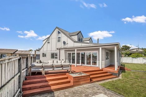 Photo of property in 11 Leander Place, Milson, Palmerston North, 4414