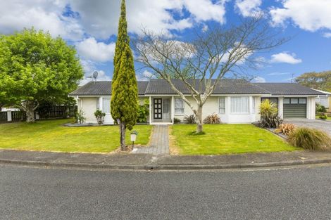 Photo of property in 4 Roband Crescent, Brown Owl, Upper Hutt, 5018