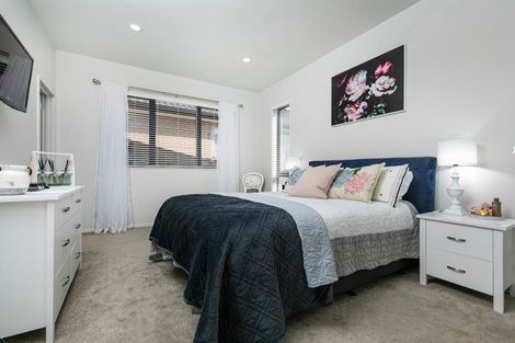 Photo of property in 25 Resolution Drive, Gulf Harbour, Whangaparaoa, 0930