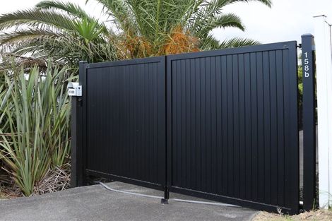 Photo of property in 158b East Coast Road, Forrest Hill, Auckland, 0620