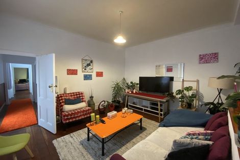 Photo of property in 36 Rolleston Street, Mount Cook, Wellington, 6021