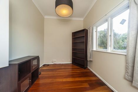 Photo of property in 196 Townsend Road, Miramar, Wellington, 6022