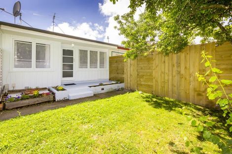 Photo of property in 2/4 Granville Street, Silverstream, Upper Hutt, 5019