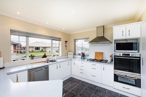 Photo of property in 30 Ursula Drive, Feilding, 4702