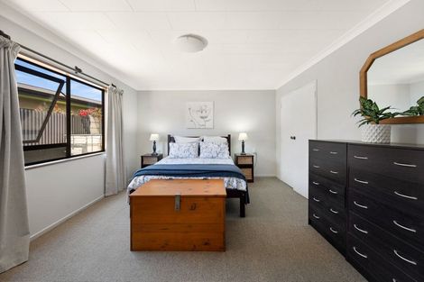 Photo of property in 49a Meeanee Road, Taradale, Napier, 4112