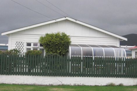 Photo of property in 49 York Street, Moera, Lower Hutt, 5010