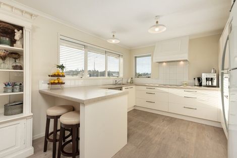 Photo of property in 2 Amy Place, Pyes Pa, Tauranga, 3112