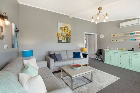 Photo of property in 11 Opawa Place, Terrace End, Palmerston North, 4410