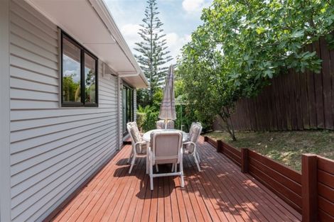Photo of property in 1/80 Bond Crescent, Forrest Hill, Auckland, 0620